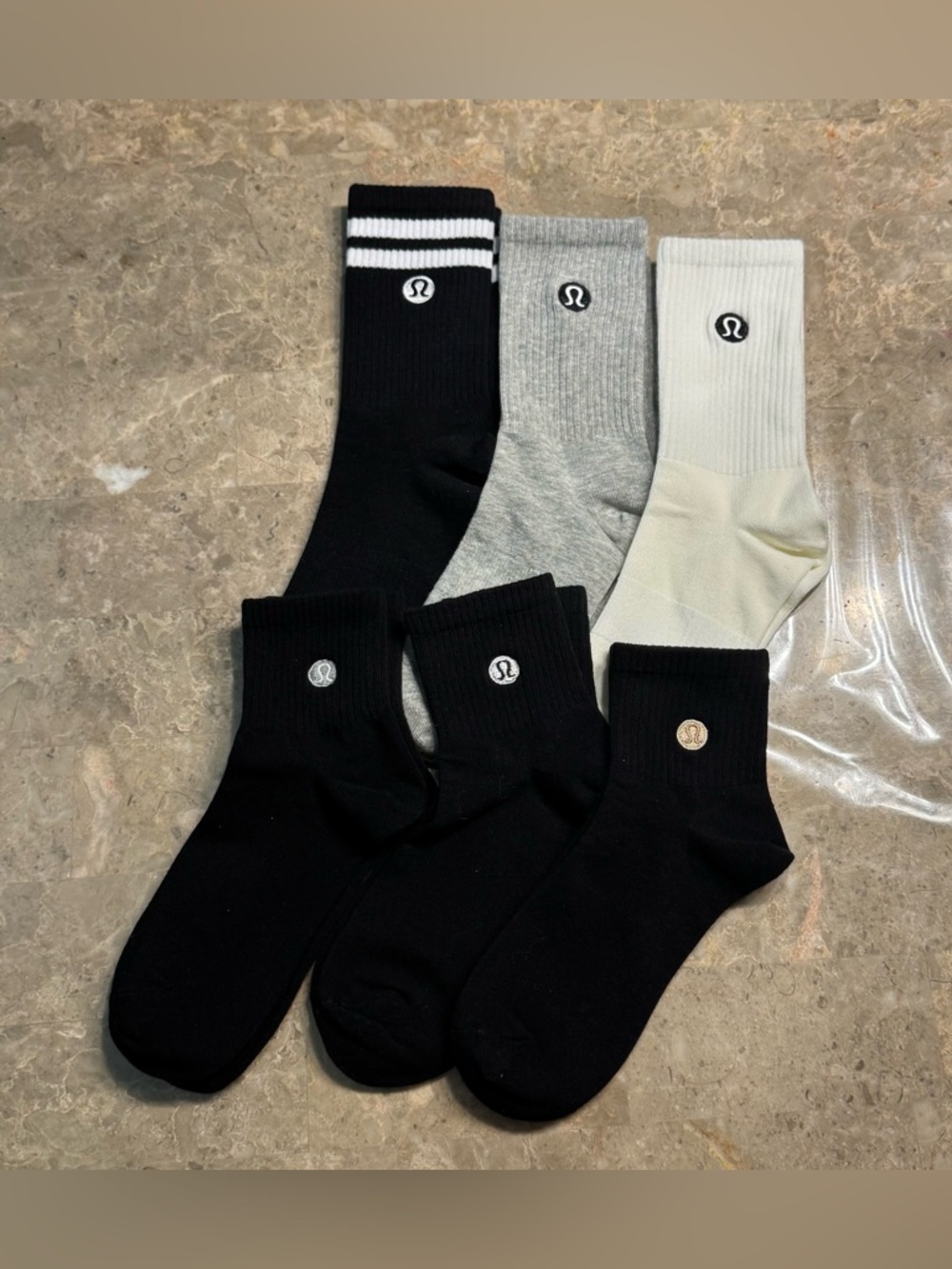 New Women’s Lululemon Athletica Socks Daily Stride Ribbed 
6 pairs 
Size Medium